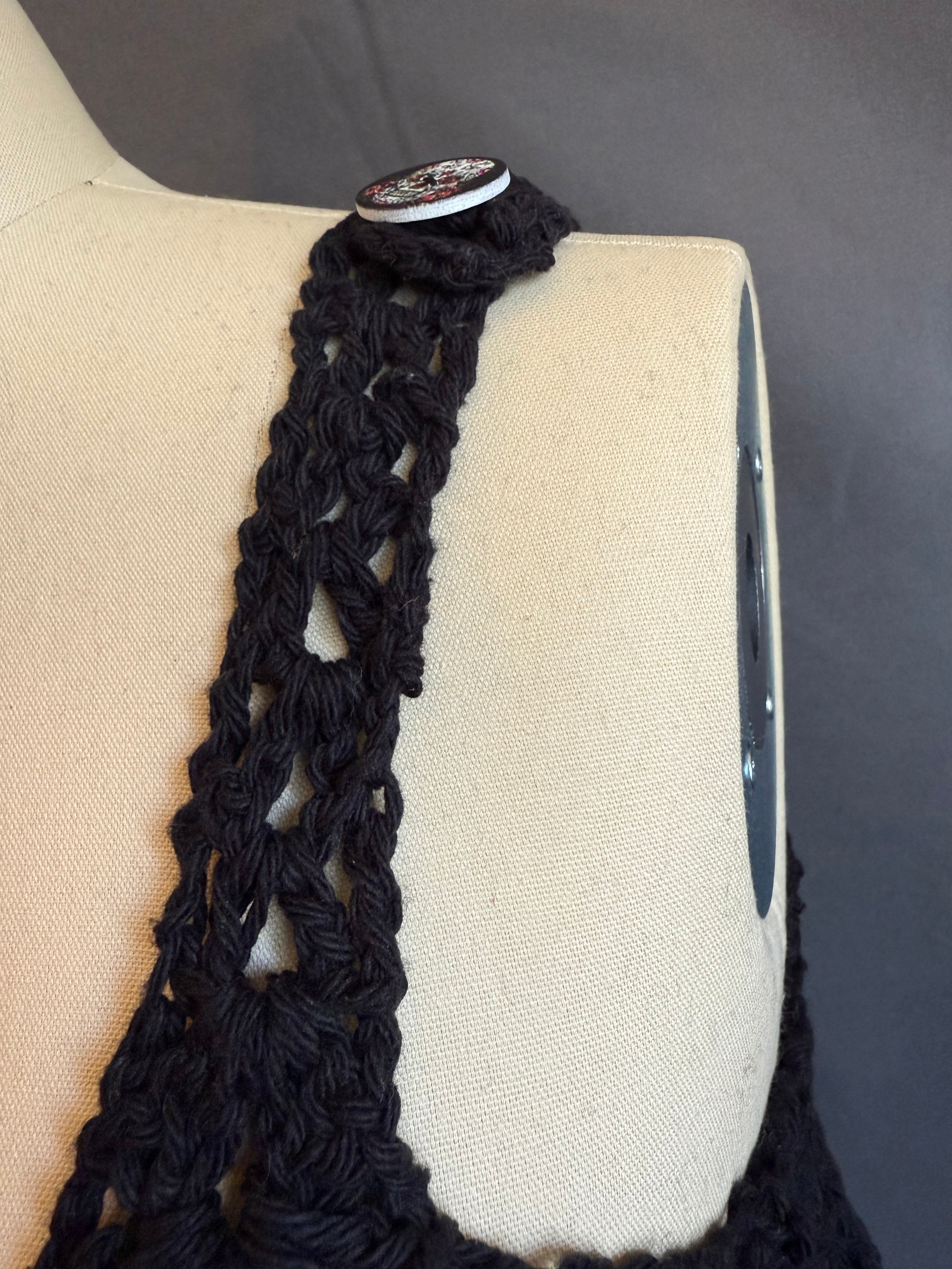 cropped Viva Button Strap Tank - Black